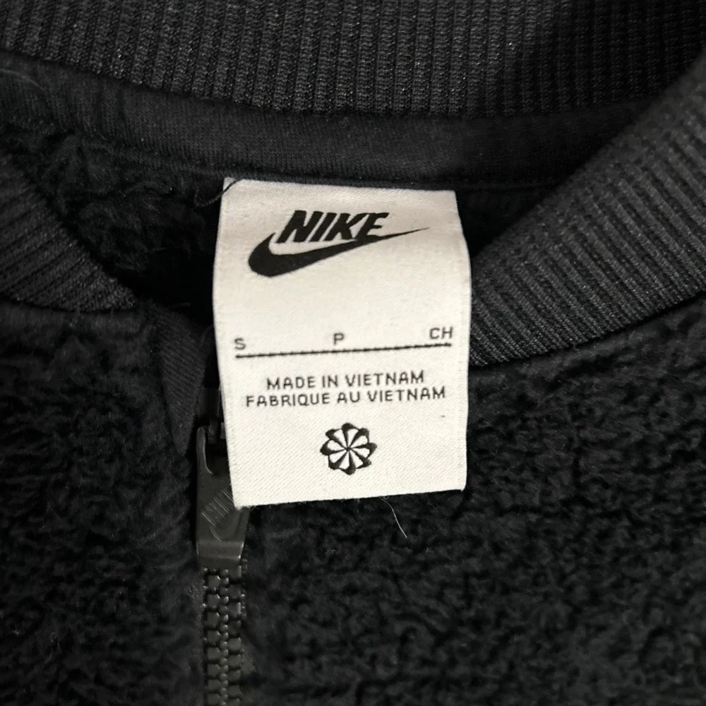 Nike Sportswear Winter Jacket Girls Small Sherpa Long Sleeve Full Zip DV8135-010